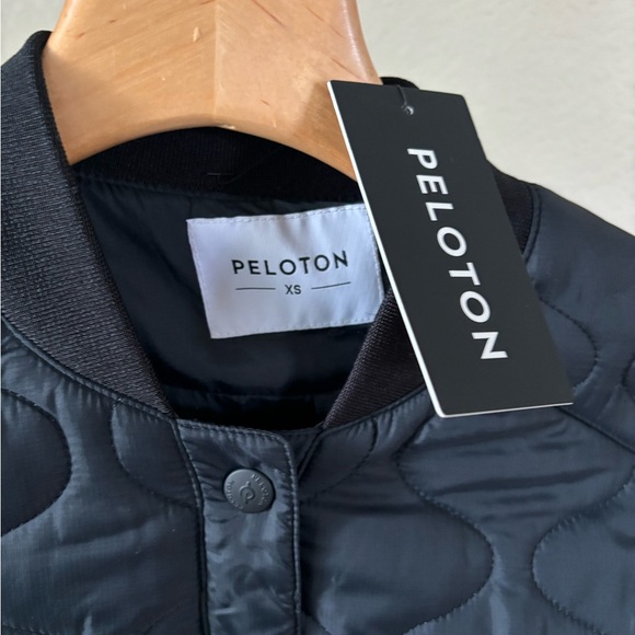 Peloton quilted weatherproof jacket NWT - Picture 5 of 5